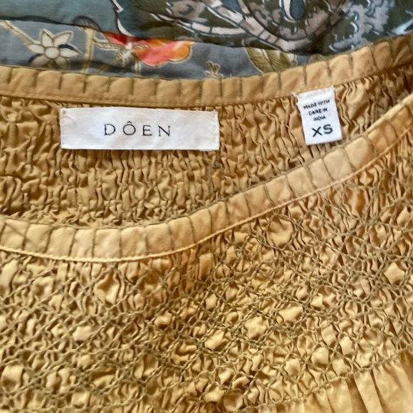 LN DÔEN Gail Top in Wheat, XS - Picture 10 of 11